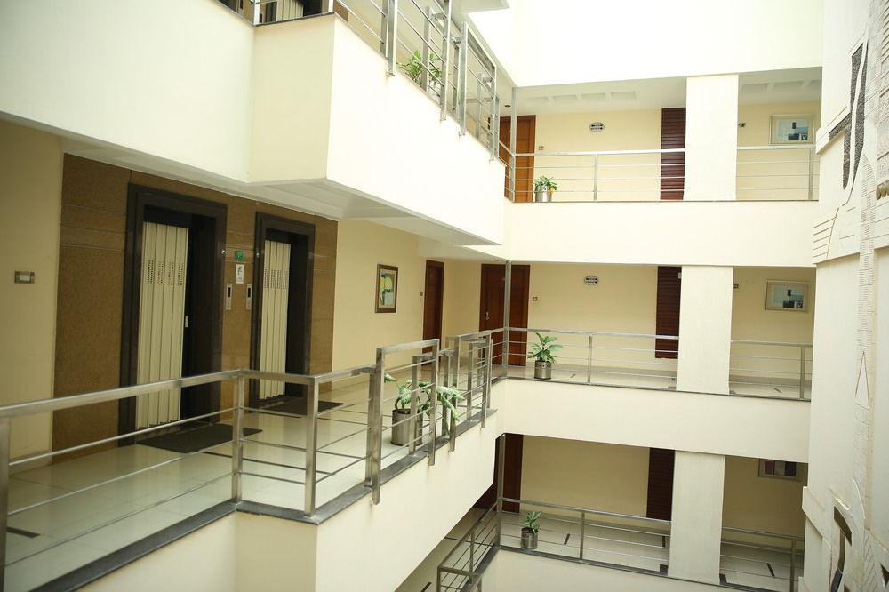 Oyo Townhouse 9 Hitech City Hyderabad Eksteriør billede