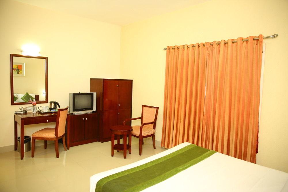 Oyo Townhouse 9 Hitech City Hyderabad Eksteriør billede