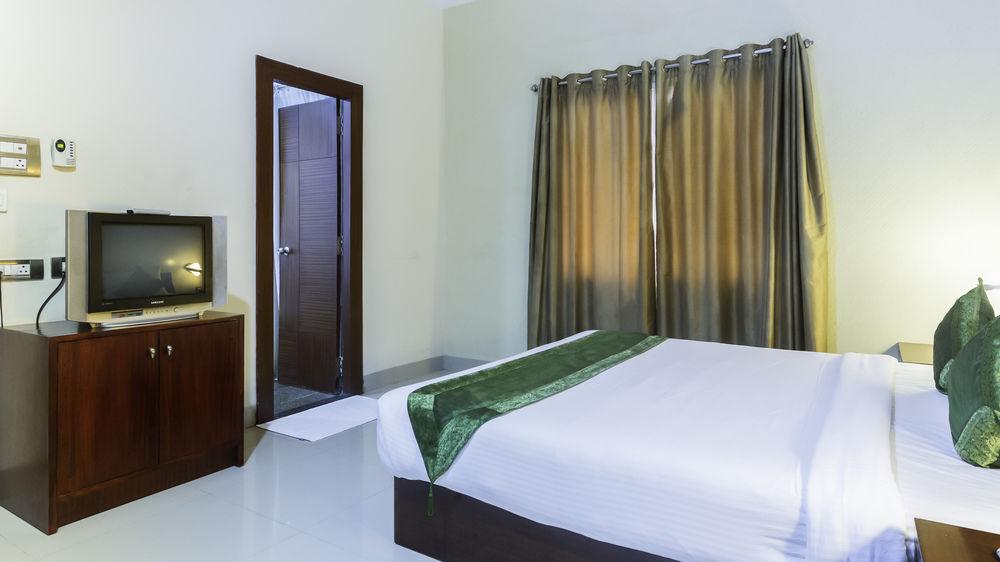Oyo Townhouse 9 Hitech City Hyderabad Eksteriør billede