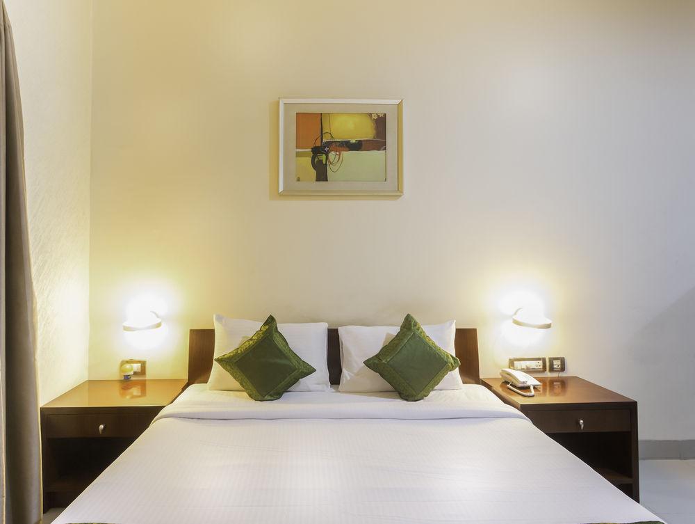 Oyo Townhouse 9 Hitech City Hyderabad Eksteriør billede