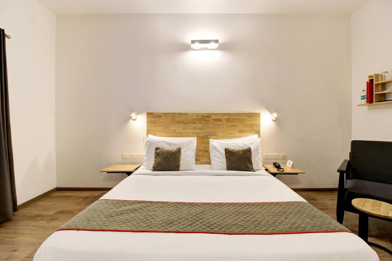 Oyo Townhouse 9 Hitech City Hyderabad Eksteriør billede