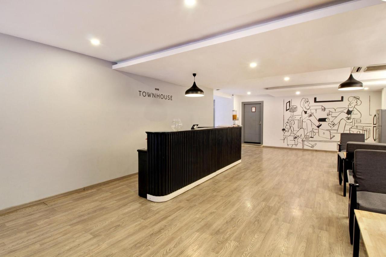 Oyo Townhouse 9 Hitech City Hyderabad Eksteriør billede