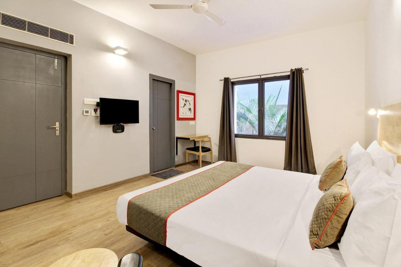 Oyo Townhouse 9 Hitech City Hyderabad Eksteriør billede