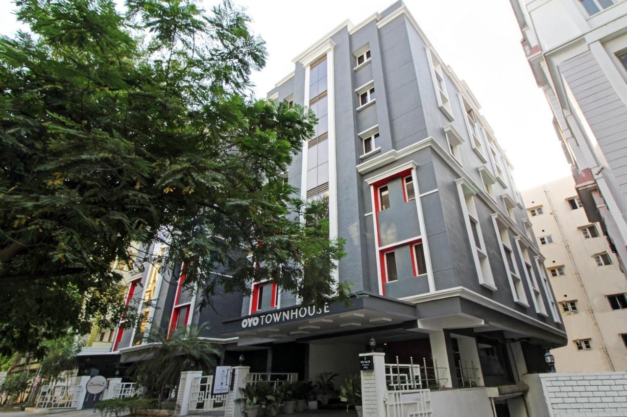 Oyo Townhouse 9 Hitech City Hyderabad Eksteriør billede