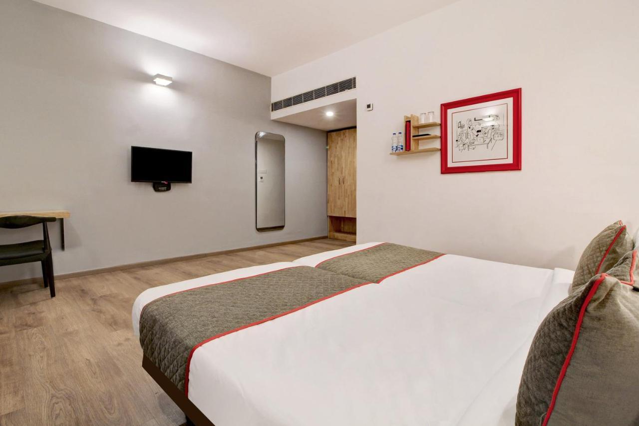 Oyo Townhouse 9 Hitech City Hyderabad Eksteriør billede