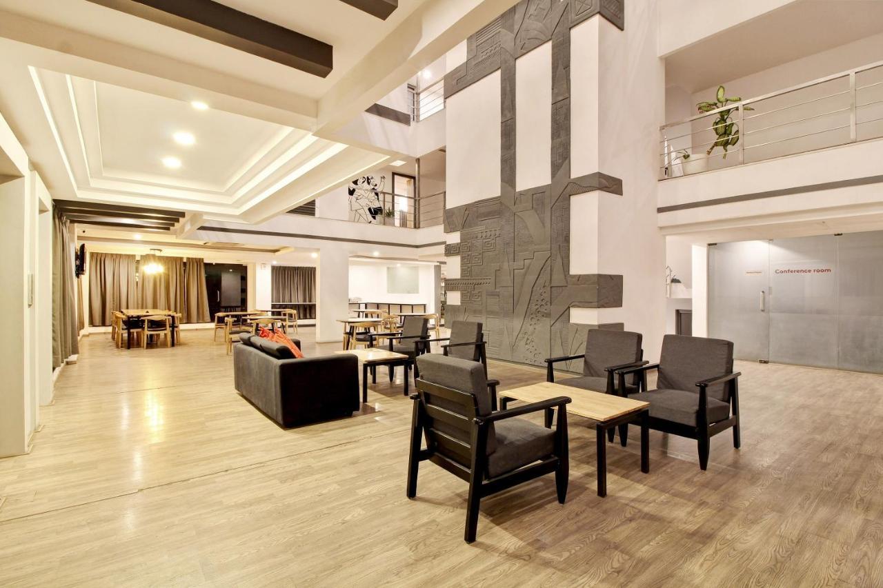 Oyo Townhouse 9 Hitech City Hyderabad Eksteriør billede