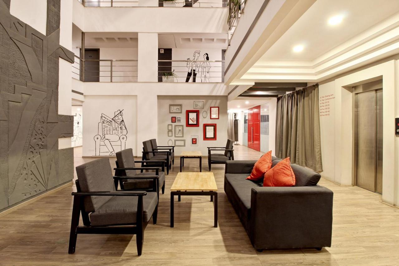Oyo Townhouse 9 Hitech City Hyderabad Eksteriør billede