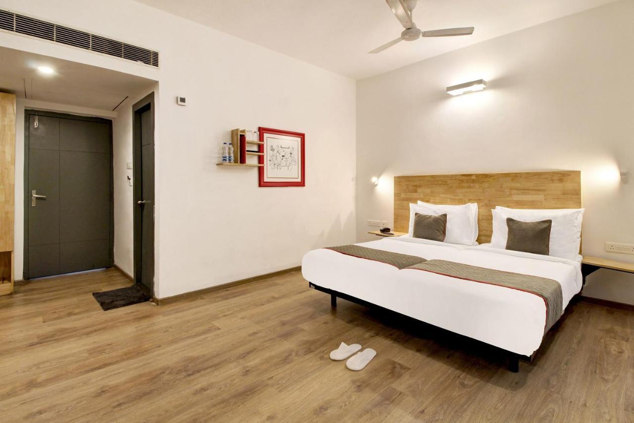 Oyo Townhouse 9 Hitech City Hyderabad Eksteriør billede