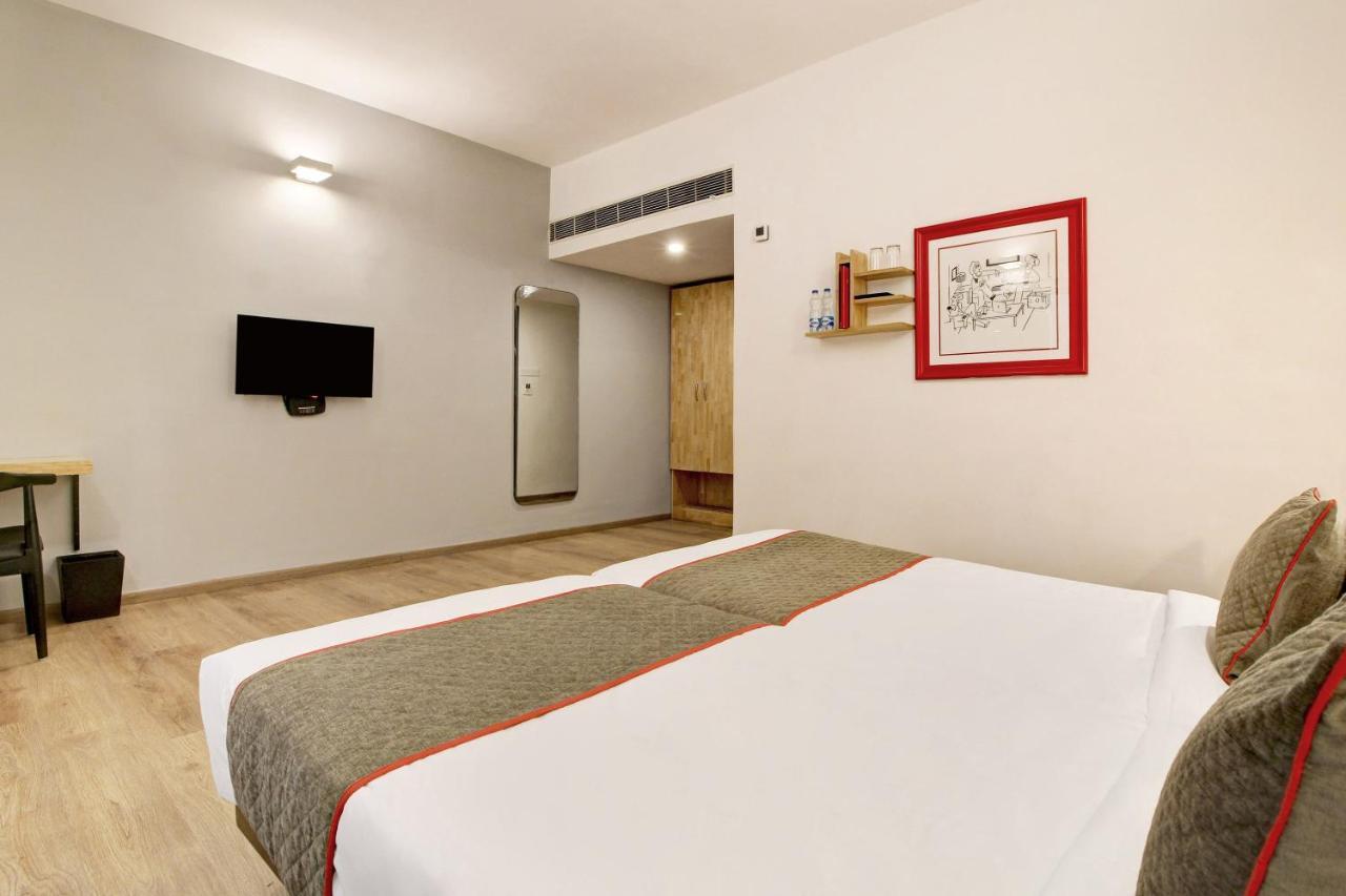 Oyo Townhouse 9 Hitech City Hyderabad Eksteriør billede