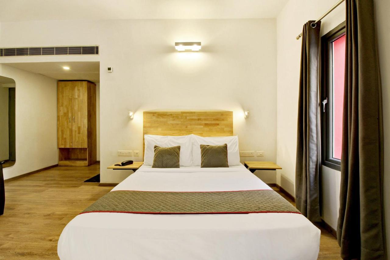Oyo Townhouse 9 Hitech City Hyderabad Eksteriør billede
