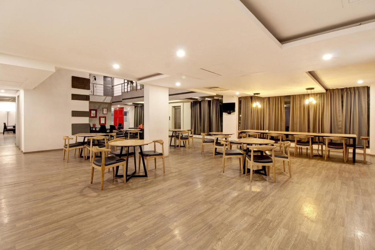 Oyo Townhouse 9 Hitech City Hyderabad Eksteriør billede
