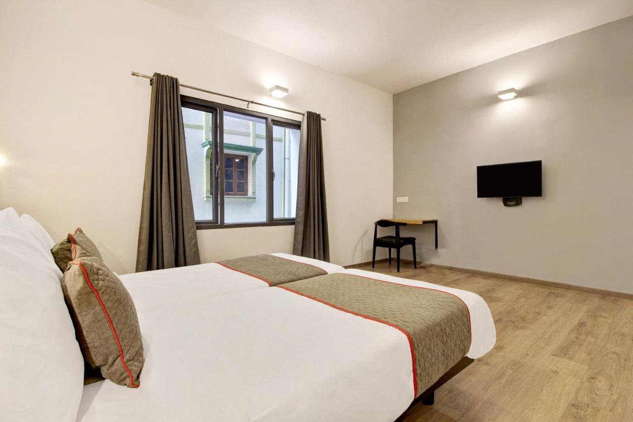 Oyo Townhouse 9 Hitech City Hyderabad Eksteriør billede