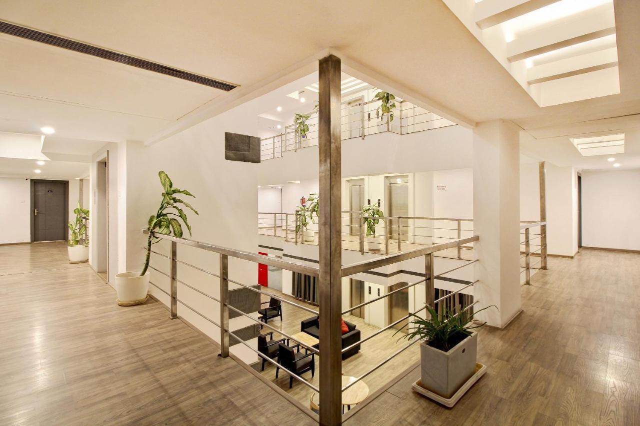 Oyo Townhouse 9 Hitech City Hyderabad Eksteriør billede