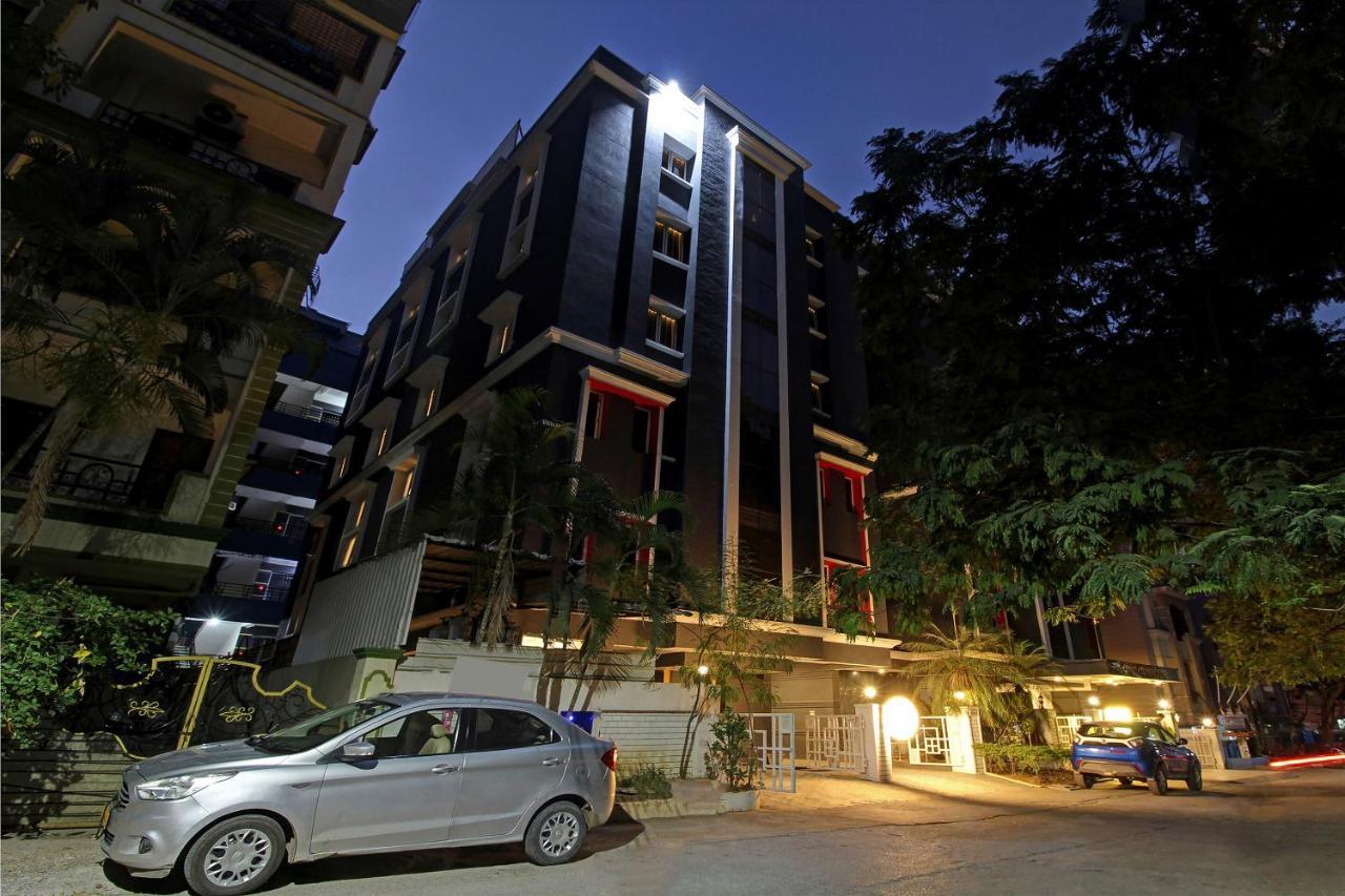 Oyo Townhouse 9 Hitech City Hyderabad Eksteriør billede
